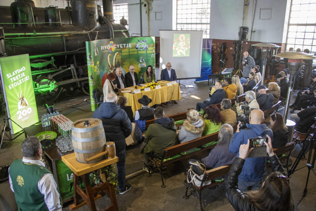 Tiskovna konferenca Pivo in cvetje 2025. Foto: Železniški muzej Slovenskih železnic