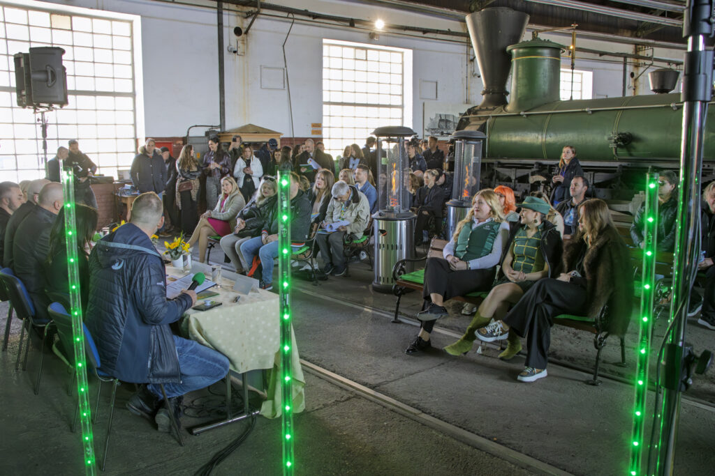 Tiskovna konferenca Pivo in cvetje 2026. Foto: Železniški muzej Slovenskih železnic