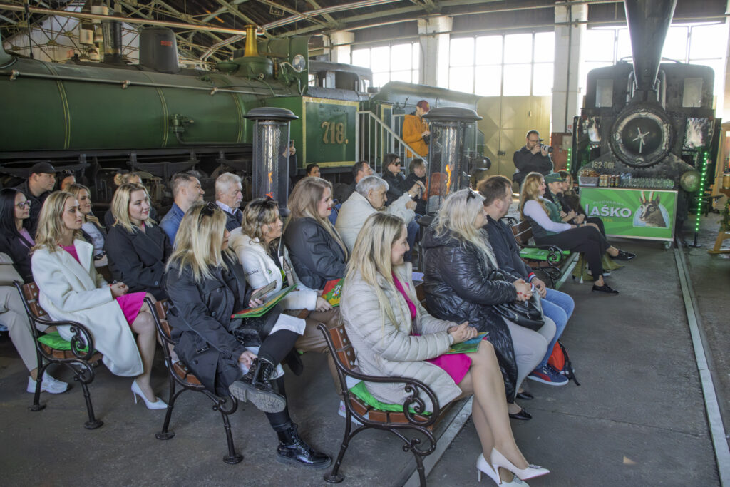 Tiskovna konferenca Pivo in cvetje 2026. Foto: Železniški muzej Slovenskih železnic